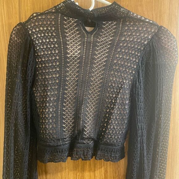 Ronny Kobo Elegant Cropped Black Lace Top - Picture 3 of 8